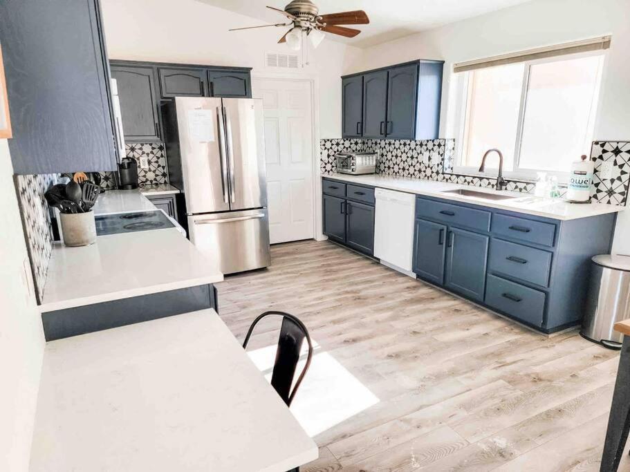 Private View On The Lake Side Of 95! Sleeps 16 Lake Havasu City Exterior foto