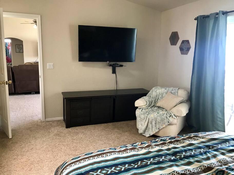 Private View On The Lake Side Of 95! Sleeps 16 Lake Havasu City Exterior foto